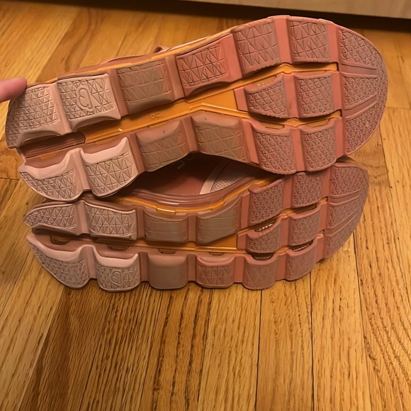 ON Running Cloudace shoes - Picture 5 of 6